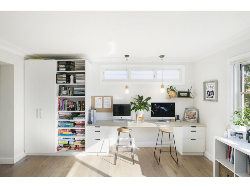 72-72A Lasseter Avenue, Chifley NSW 2036