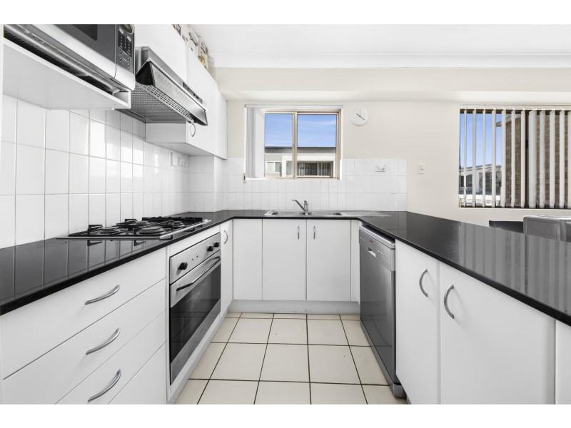 18/8 Macintosh Street, Mascot NSW 2020