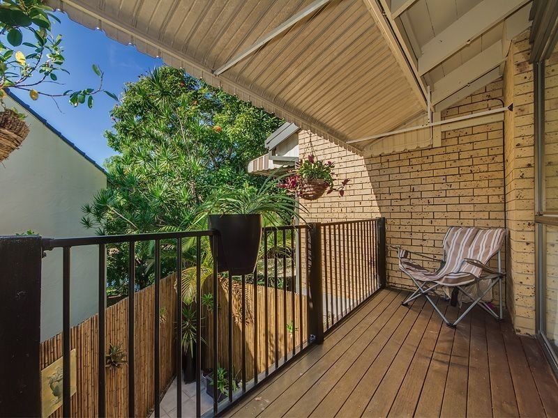 Unit 2/11 Orvieto Avenue, Mermaid Waters QLD 4218