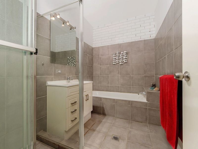 Unit 2/11 Orvieto Avenue, Mermaid Waters QLD 4218