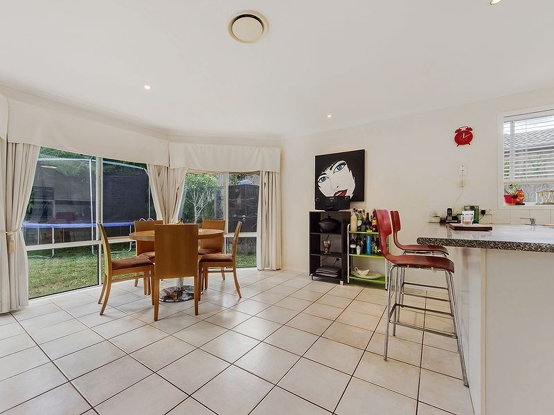 5 Maleny Place, Helensvale QLD 4212