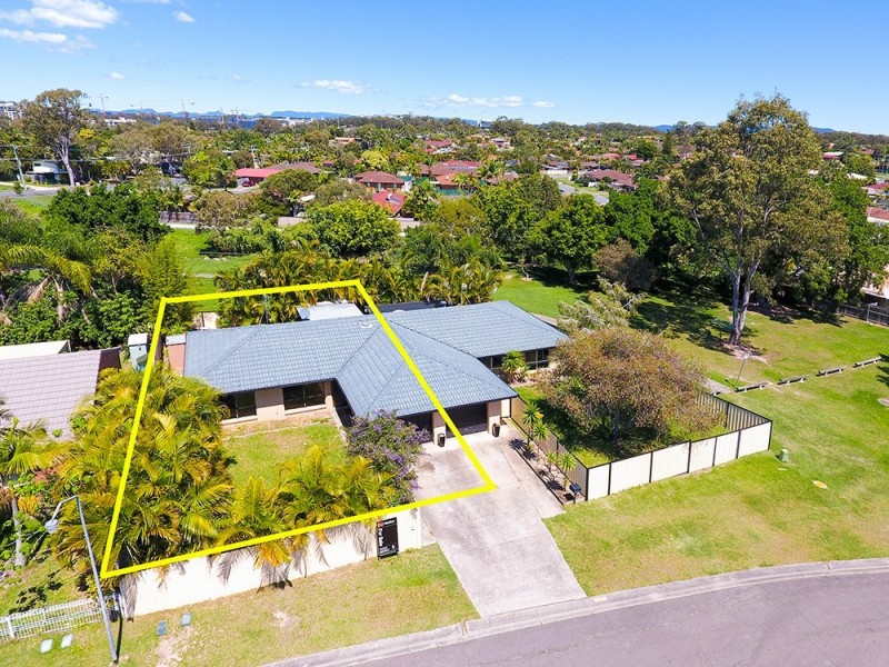 Unit 2/20 Orkney Place, Labrador QLD 4215