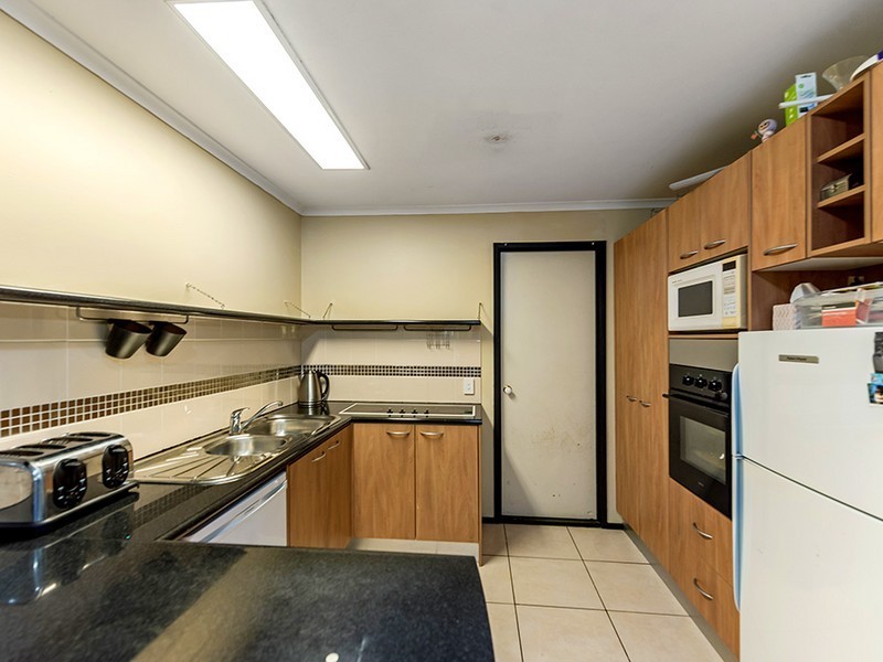 Unit 2/20 Orkney Place, Labrador QLD 4215