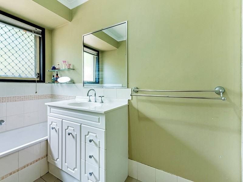 Unit 2/20 Orkney Place, Labrador QLD 4215
