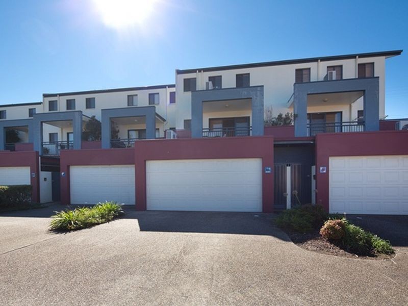 Unit 15/492 Christine Avenue, Robina QLD 4226