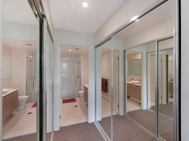 9/1 Lakefront Cresent, Varsity Lakes QLD 4227