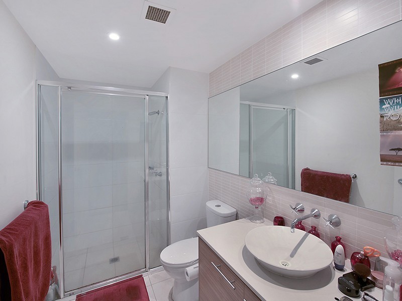 9/1 Lakefront Cresent, Varsity Lakes QLD 4227