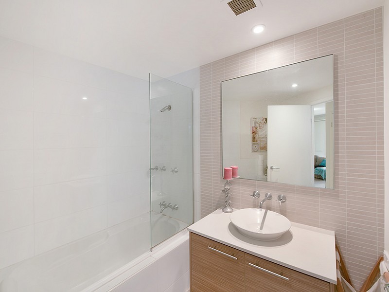 9/1 Lakefront Cresent, Varsity Lakes QLD 4227