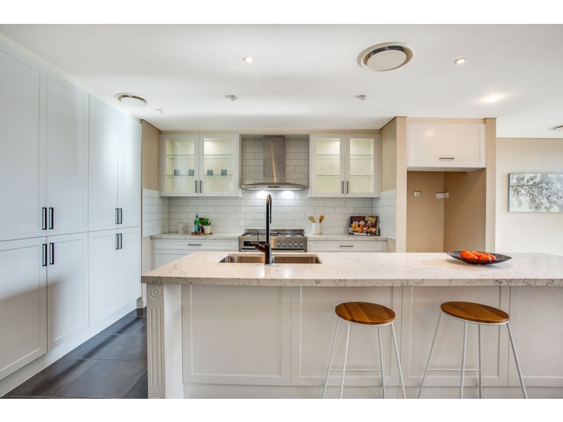 703 Glades Drive, Robina QLD 4226