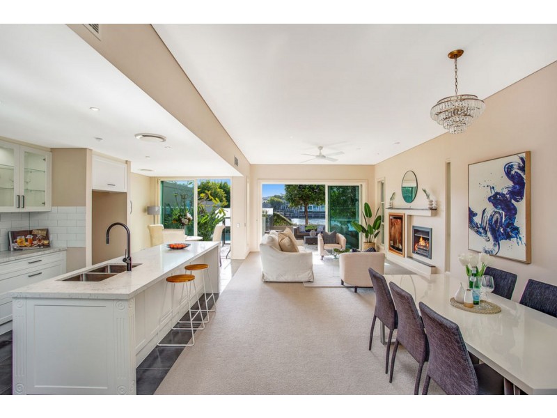 703 Glades Drive, Robina QLD 4226