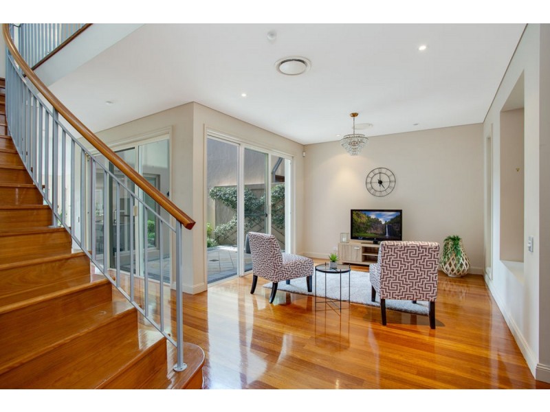 703 Glades Drive, Robina QLD 4226