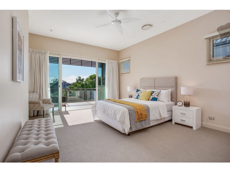 703 Glades Drive, Robina QLD 4226