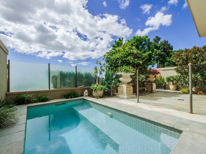 703 Glades Drive, Robina QLD 4226