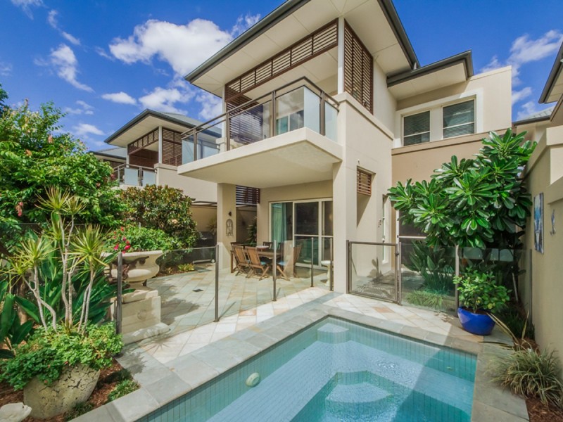 703 Glades Drive, Robina QLD 4226