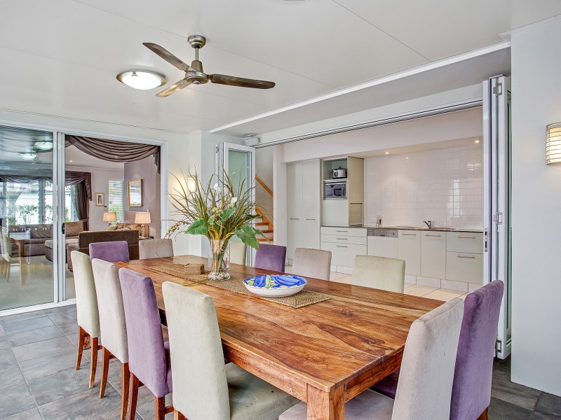 16 Lader Terrace, Varsity Lakes QLD 4227