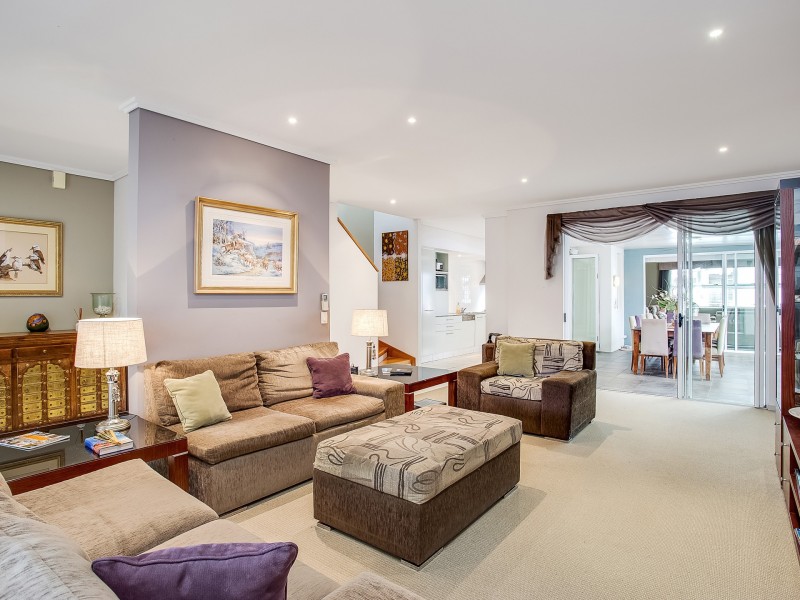 16 Lader Terrace, Varsity Lakes QLD 4227