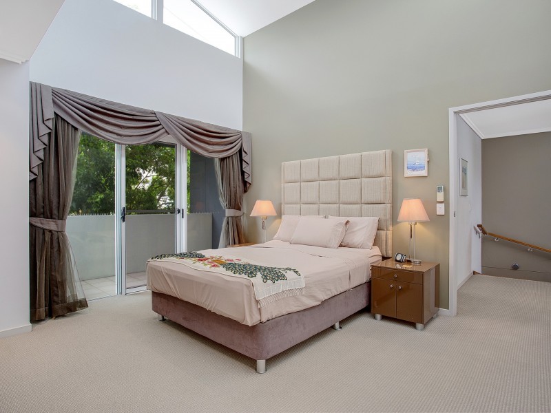 16 Lader Terrace, Varsity Lakes QLD 4227