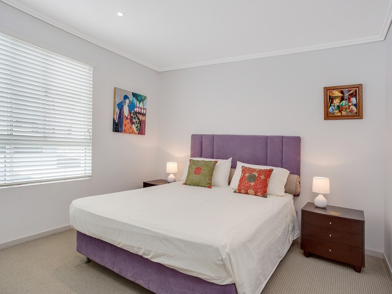 16 Lader Terrace, Varsity Lakes QLD 4227