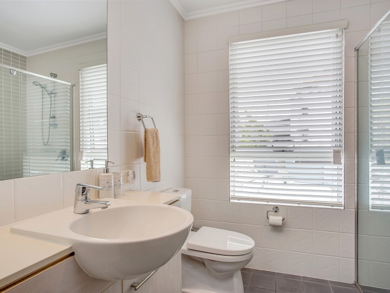 16 Lader Terrace, Varsity Lakes QLD 4227