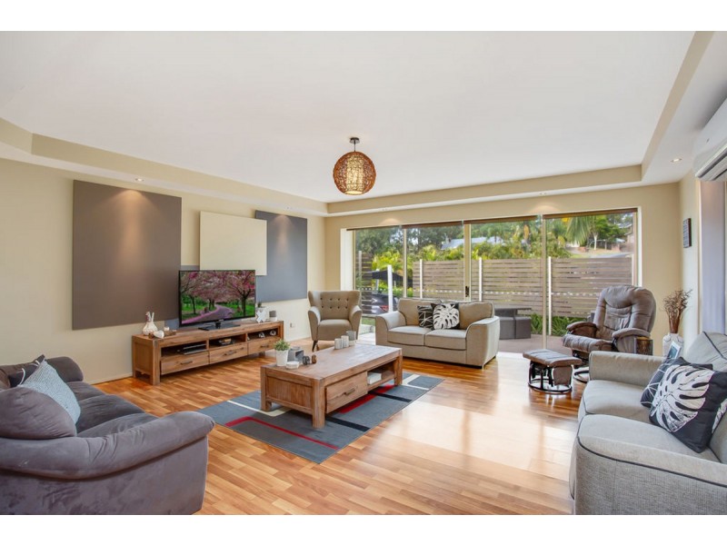 37 Renfrew Drive, Highland Park QLD 4211