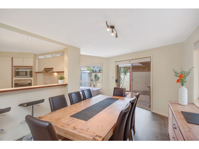 37 Renfrew Drive, Highland Park QLD 4211