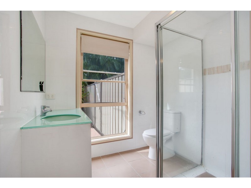 37 Renfrew Drive, Highland Park QLD 4211