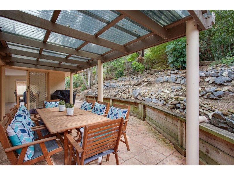 37 Renfrew Drive, Highland Park QLD 4211