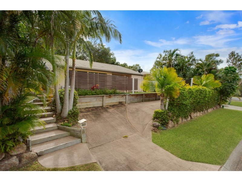 37 Renfrew Drive, Highland Park QLD 4211