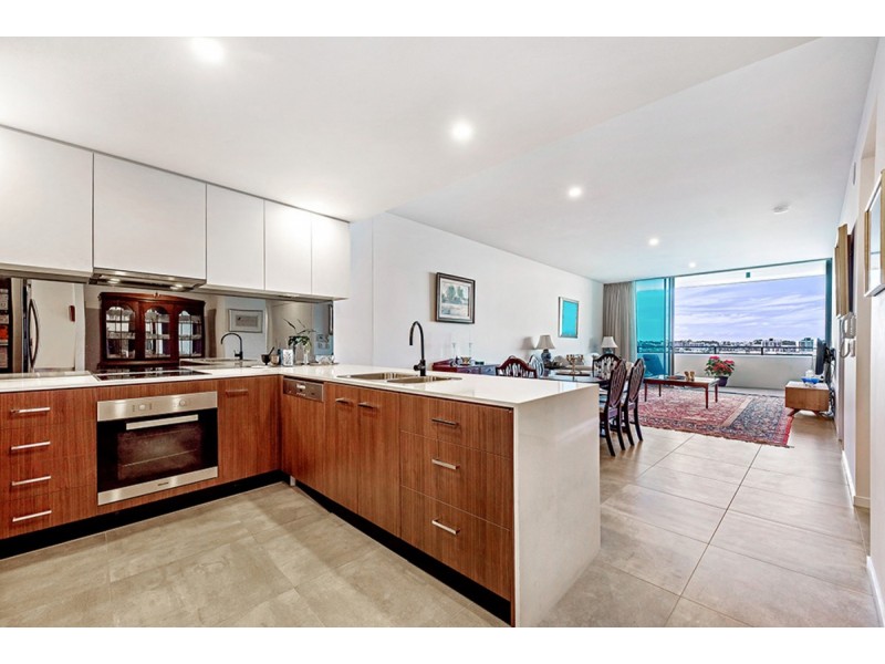 1705/397 Christine Avenue, Varsity Lakes QLD 4227