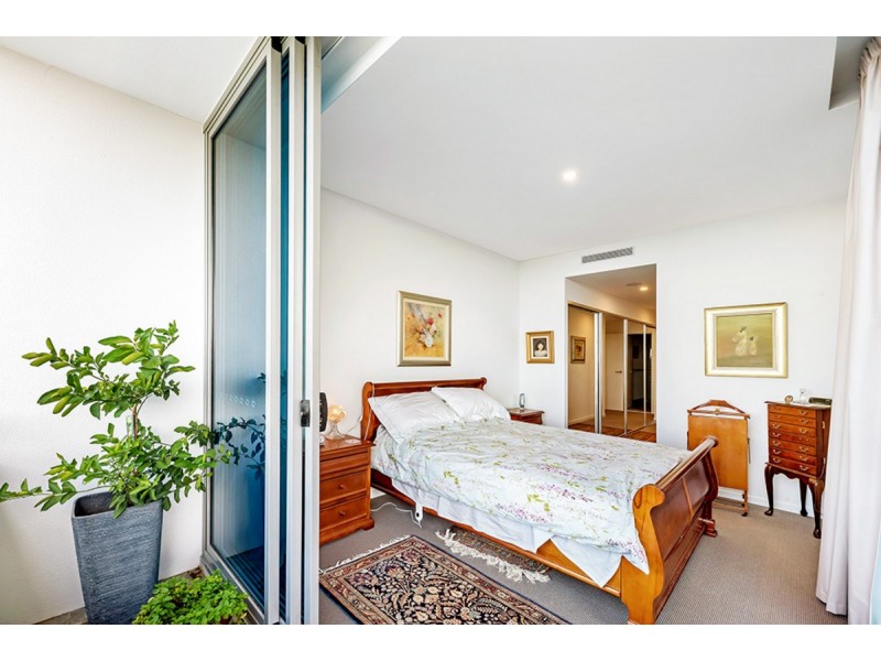 1705/397 Christine Avenue, Varsity Lakes QLD 4227