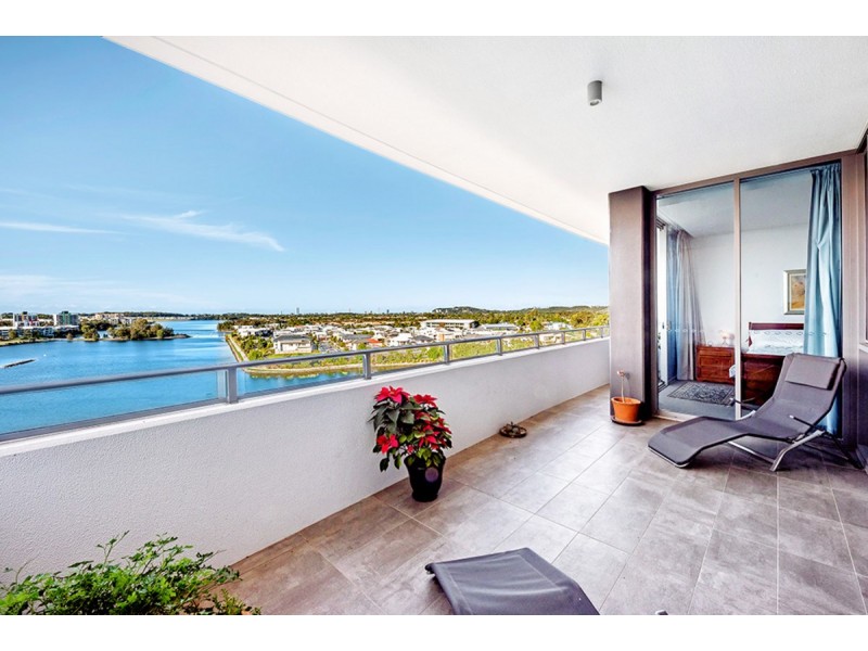 1705/397 Christine Avenue, Varsity Lakes QLD 4227