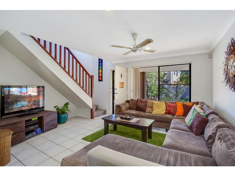 49/1 Warbler Parade, Varsity Lakes QLD 4227