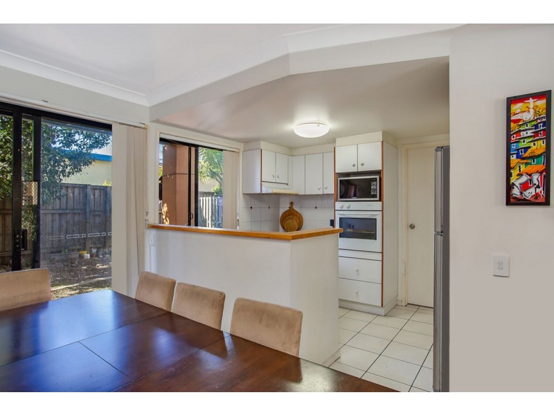 49/1 Warbler Parade, Varsity Lakes QLD 4227