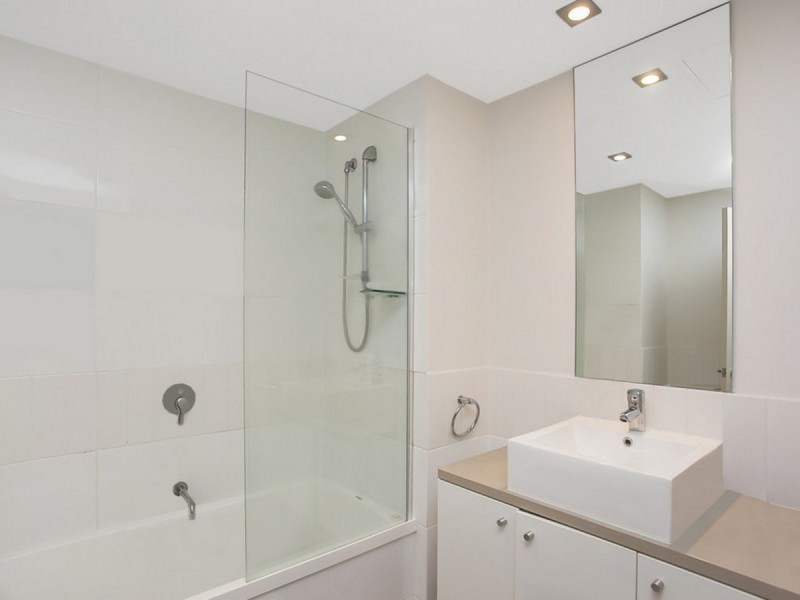 175/133 Laver Drive, Robina QLD 4226