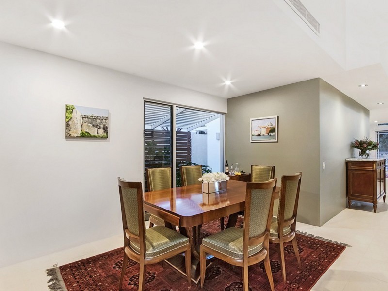 835 Legend Trail, Robina QLD 4226