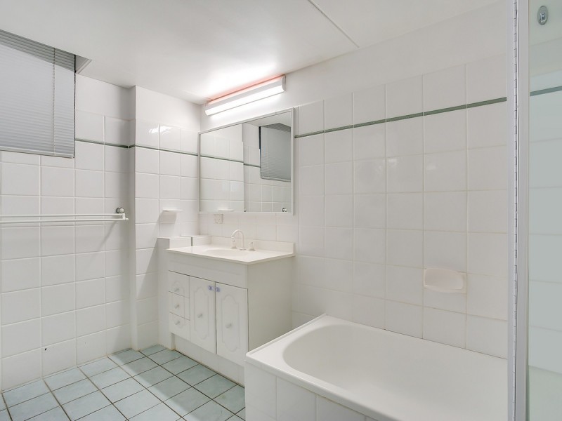 13/100 The Esplanade, Burleigh Heads QLD 4220