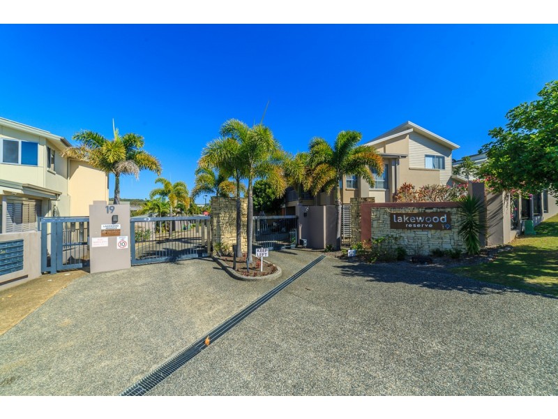 3/19 Carina Peak Drive, Varsity Lakes QLD 4227
