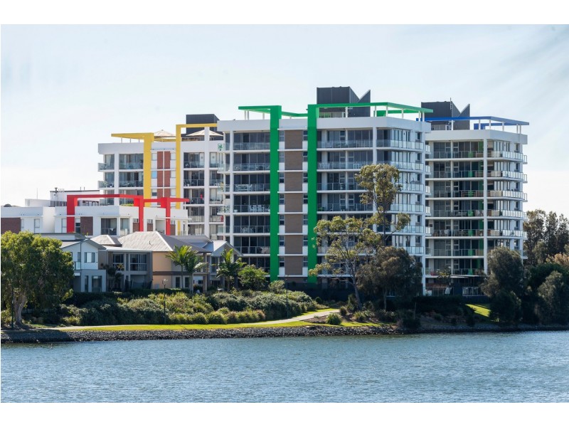 221/33 Lakefront Crescent, Varsity Lakes QLD 4227