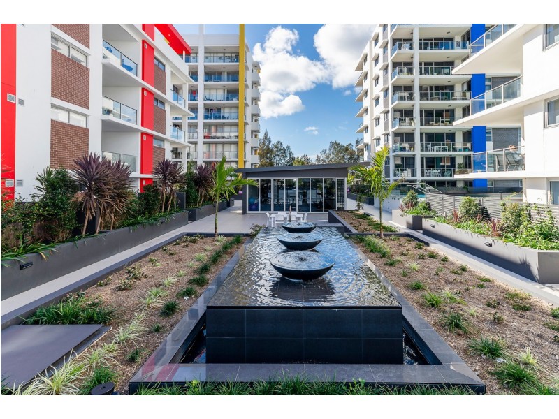 221/33 Lakefront Crescent, Varsity Lakes QLD 4227