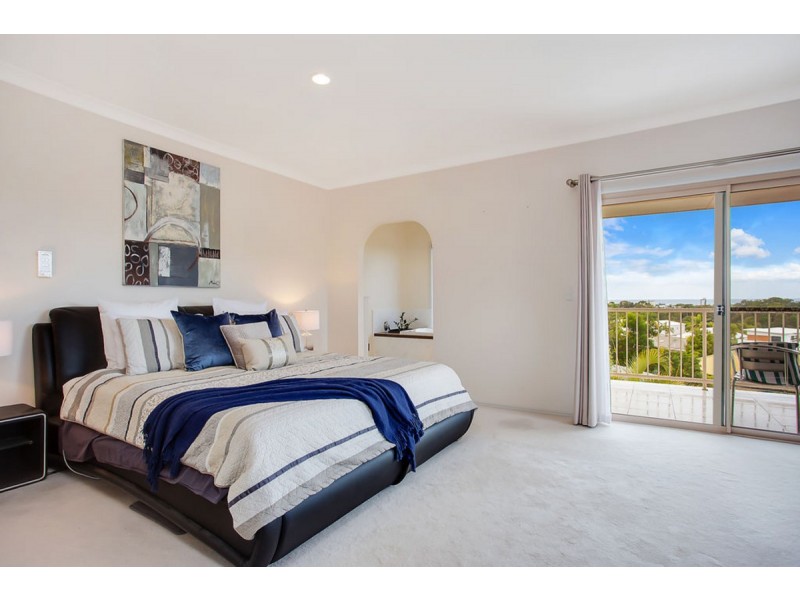 64 Angelica Street, Elanora QLD 4221