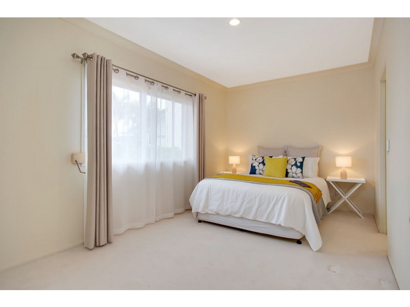 64 Angelica Street, Elanora QLD 4221