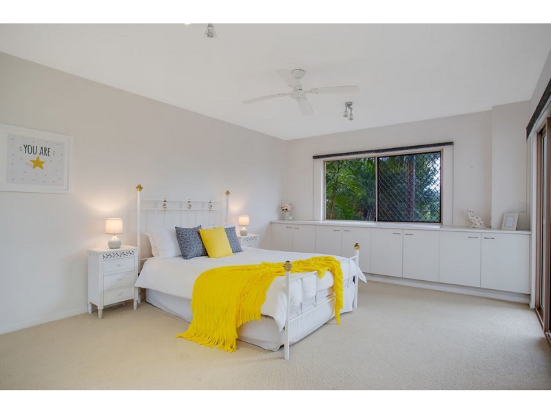 64 Angelica Street, Elanora QLD 4221