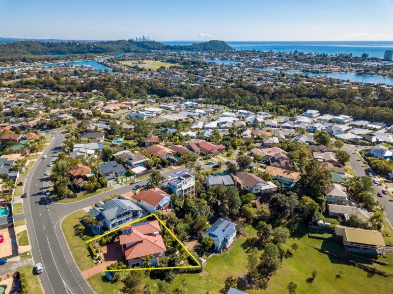 64 Angelica Street, Elanora QLD 4221