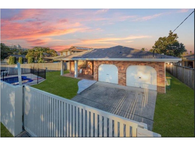 13 Le Mans Drive, Mermaid Waters QLD 4218