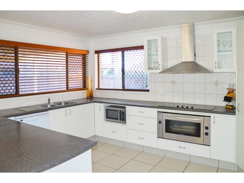 13 Le Mans Drive, Mermaid Waters QLD 4218
