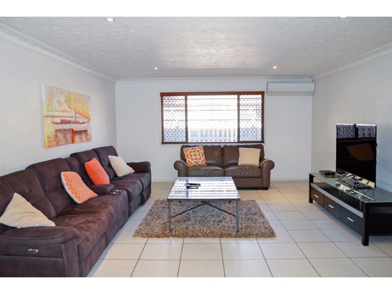 13 Le Mans Drive, Mermaid Waters QLD 4218