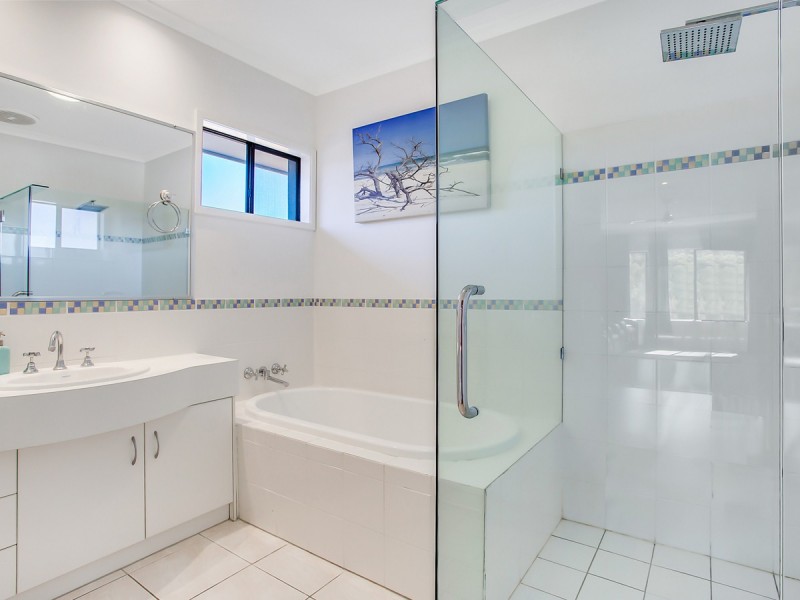 17 Observatory Drive, Reedy Creek QLD 4227