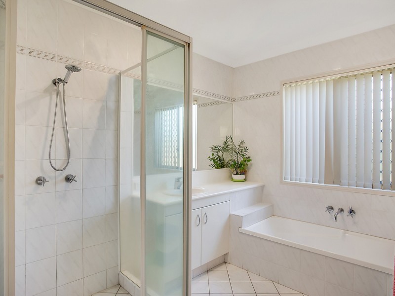 5 Glastonbury Drive, Mudgeeraba QLD 4213