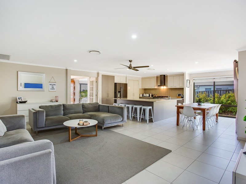 74 Clover Hill Drive, Mudgeeraba QLD 4213