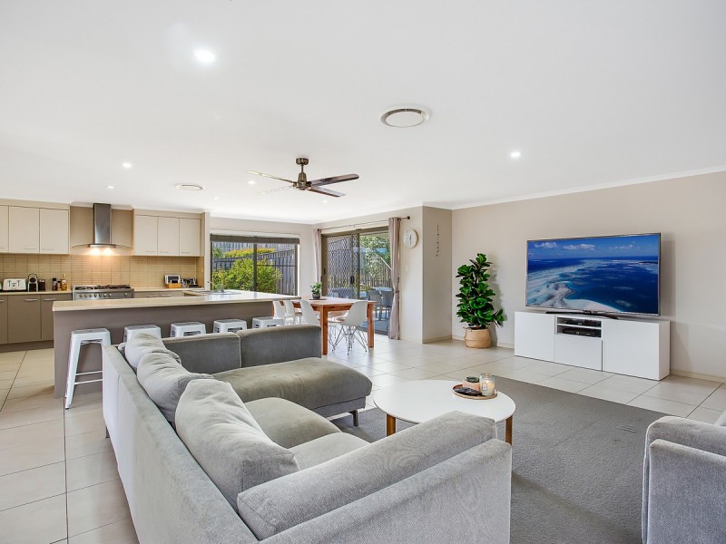 74 Clover Hill Drive, Mudgeeraba QLD 4213